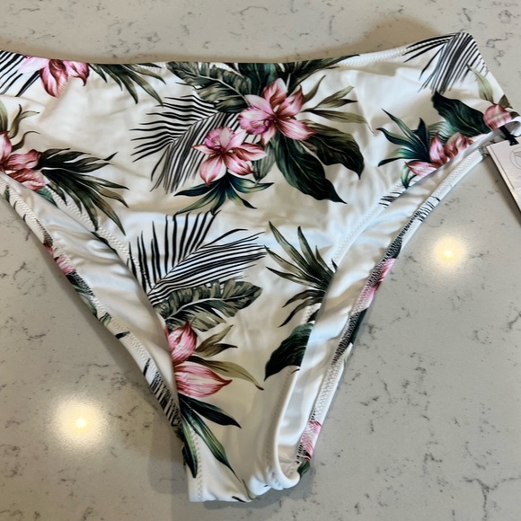 SHADE & SHORE high waisted extra cheeky bikini bottoms NWT - Picture 3 of 4
